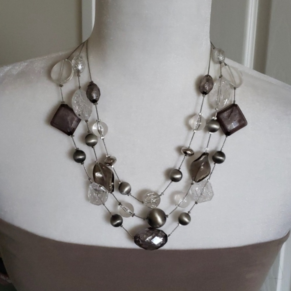 NY 3-strand gray pearls and crystals 23-26